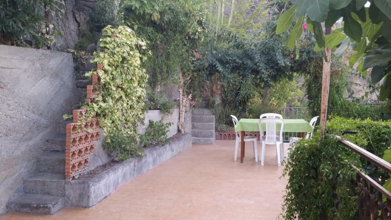 Baia Taormina Apartment Giardini Naxos Exteriör bild
